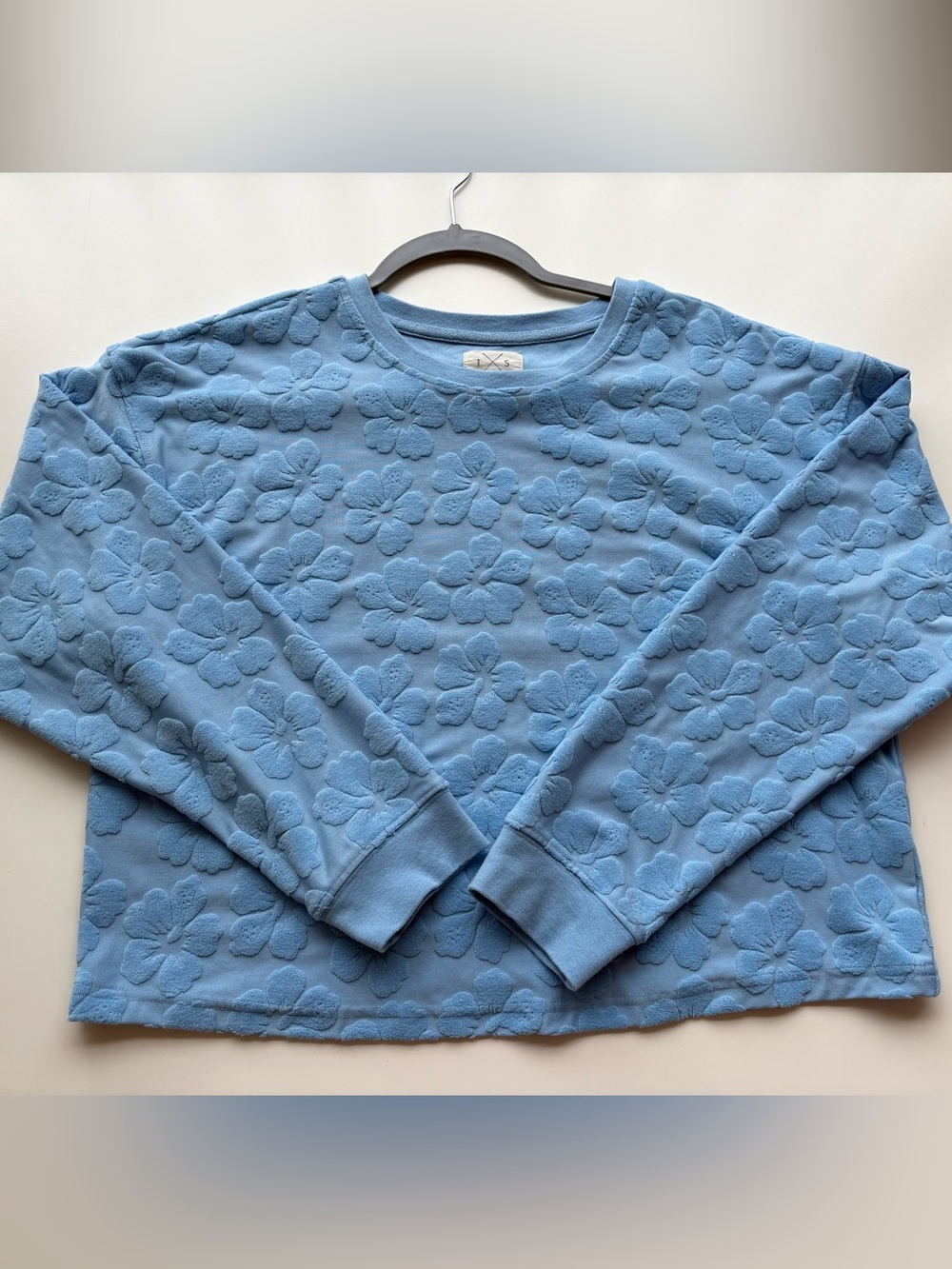 Thread&Supply Light Blue Floral Embossed Lightweight Womens Crewneck Shirt S